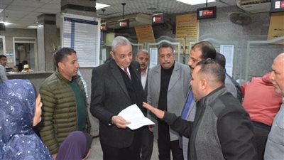 بالصور.. محافظ الغربية يتابع طلبات ملف التصالح في المركز التكنولوجي بكفر الزيات