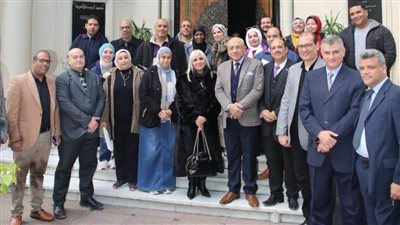 رئيسة دار الأوبرا المصرية تكرم عددًا من العاملين المتميزين 