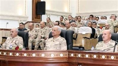 وزير الدفاع يشهد المرحلة الرئيسية لمشروع مراكز القيادة التعبوي للجيش الثالث الميداني