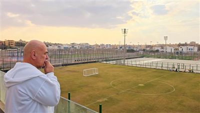 التوأم حسن يقومان بجولة داخل فندق وملاعب مركز المنتخبات الوطنية