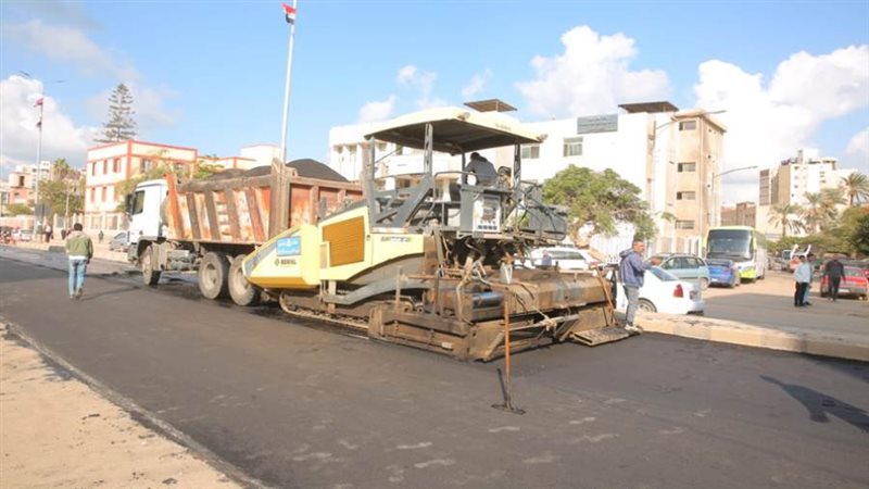 أعمال الرصف بقرية