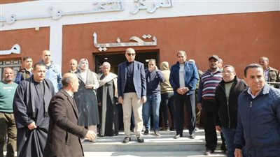 محافظ المنيا يتفقد مجمع الخدمات الحكومية بقرية المعصرة ويتابع سير العمل بالمركز التكنولوجي