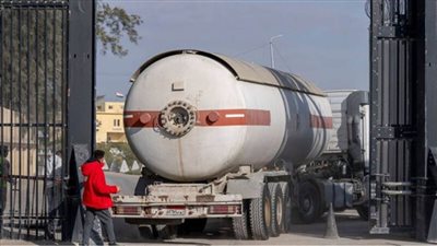 قطر تعلن البدء بإمداد غزة بـ 15 مليون لتر من الوقود