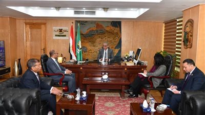 محافظ الفيوم يبحث إعادة هندسة مبنى الديوان العام 