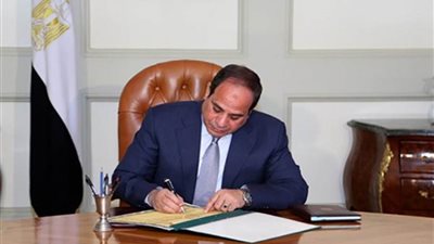 الرئيس السيسي يوقع قانون تسوية أوضاع بعض الممولين والمكلفين