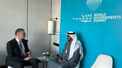  وزير البترول والثروة المعدنية يعقد مباحثات ثنائية مع وزير الصناعة الإماراتي ورئيس شركة (أدونك) 