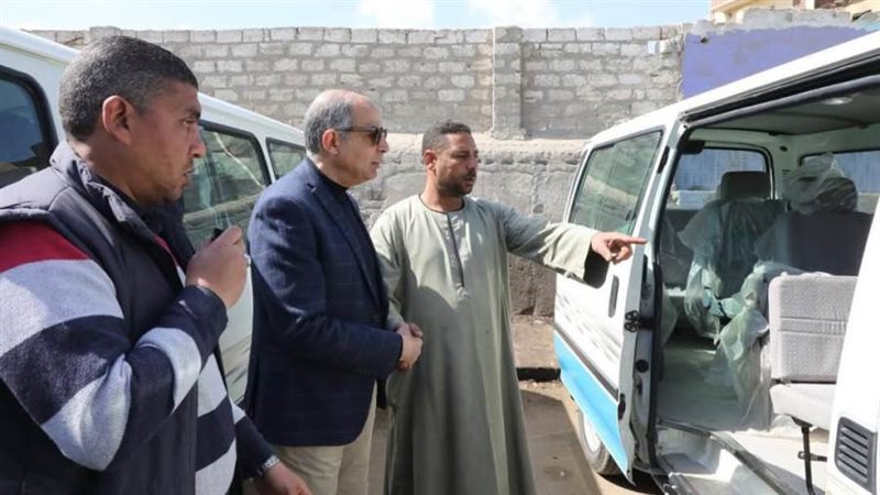 محافظ المنيا خلال