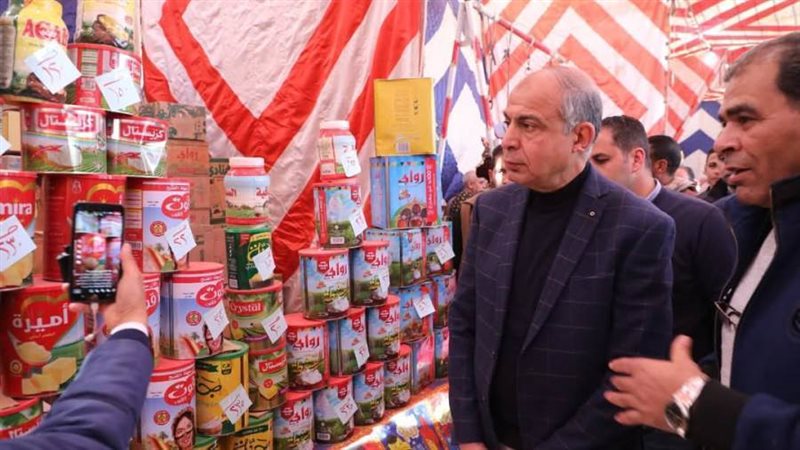 مح يفتتح معرض أهلا