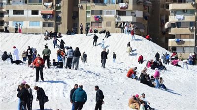 السياحة الداخلية تنتعش في بورفؤاد.. جبال الملح وجهة فريدة تجذب الزوار.. صور