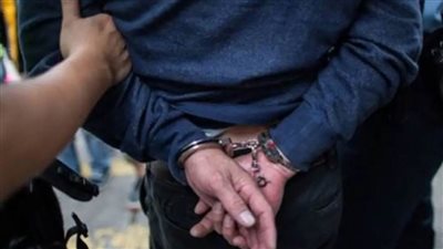 ضبط طالب لقيامه بالتعدي بالضرب على آخر بالقاهرة