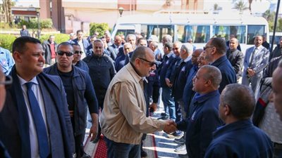 وزير قطاع الأعمال : 