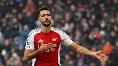 أرسنال يطارد ليفربول بثنائية في شباك ليستر سيتي