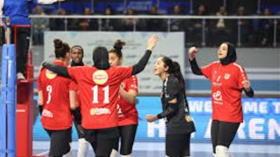 الخطيب يهنئ فريق سيدات الأهلي للكرة الطائرة بالتتويج بالسوبر المصرى