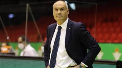 الإسباني كورو سيجورا مديراً فنياً لسلة الزمالك 