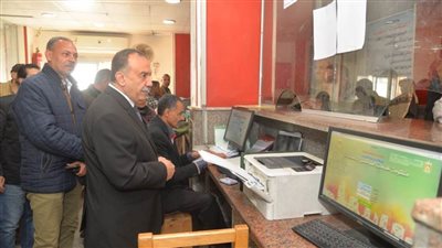 محافظ أسيوط يتفقد المركز التكنولوجي لخدمة المواطنين في مركز الفتح