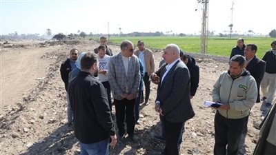 محافظ المنيا يتفقد أراضي غير مستغلة بمركزي مغاغة وبني مزار ويوجه بدراسة سبل الاستفادة منها