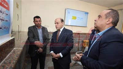 محافظ كفر الشيخ يتفقد المركز التكنولوجي لخدمة المواطنين