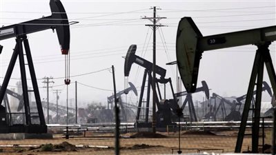 النفط يتراجع وسط توقعات باتفاق سلام بين روسيا وأوكرانيا