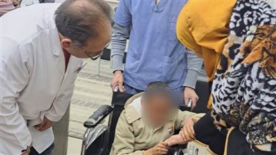 وكيل صحة سوهاج يستجيب لاستغاثة أسرة طفل يعاني من ضمور بالعضلات 