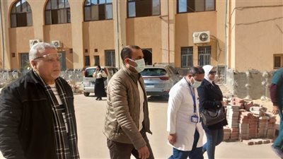 وكيل وزارة الصحة بالبحيرة يتفقد مستشفى الصدر ويوجه بحسن التعامل مع المرضى 