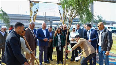 وزيرة التنمية المحلية ومحافظ القليوبية يدشنان مشروع تشجير المحاور المرورية والطريق الدائرى