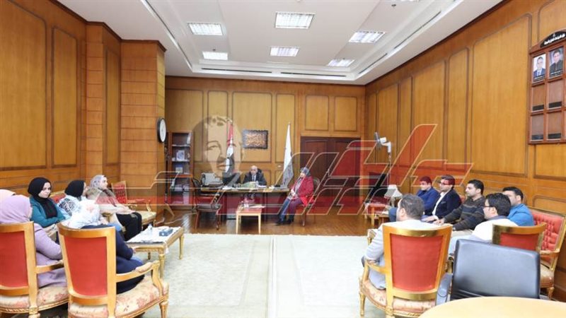 خلال الإجتماع