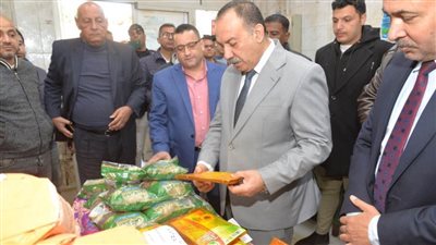 محافظ أسيوط يفتتح سلسلة معارض ومنافذ أهلاً رمضان للسلع الغذائية بحي غرب