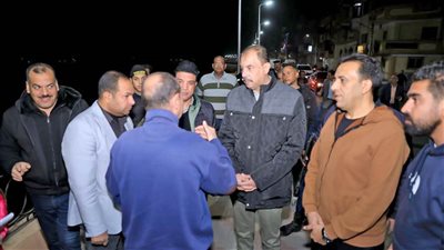 محافظ سوهاج يتفقد كورنيش أخميم الجديد .. ويتابع الوضع العام بشوارع المدينة ومستوى الخدمات المقدمة للمواطنين