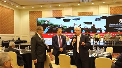 وزير التعليم العالي يشهد جلسة حوارية لمناقشة آليات تطبيق السياسة الوطنية للابتكار المستدام