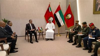 وزير الإنتاج الحربي يلتقي وزير الدولة لشؤون الدفاع الإماراتي 