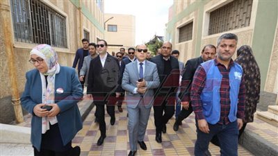 محافظ كفر الشيخ يتفقد القافلة المجانية للجنة الطبية العليا والاستغاثات بمجلس الوزراء 