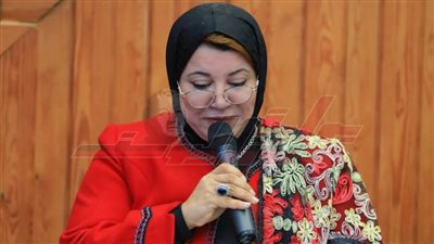 د أماني شاكر تستعرض أهداف الملتقي العلمي الطلابي