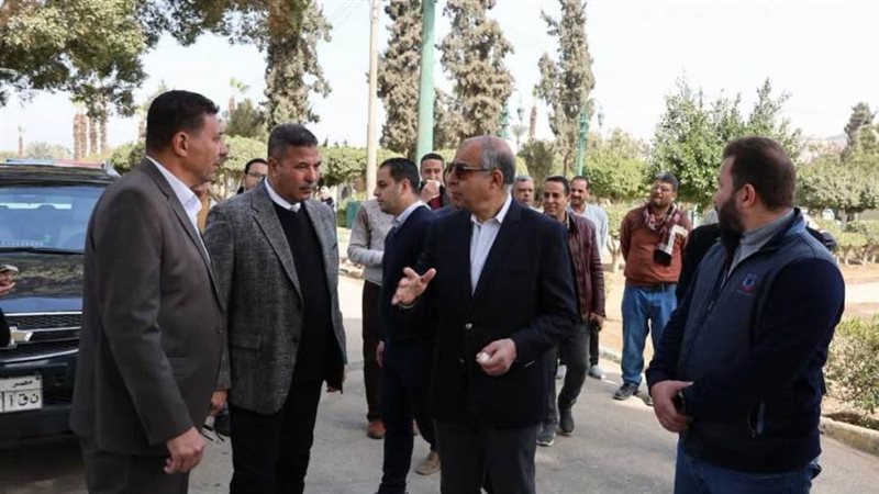 محافظ المنيا خلال