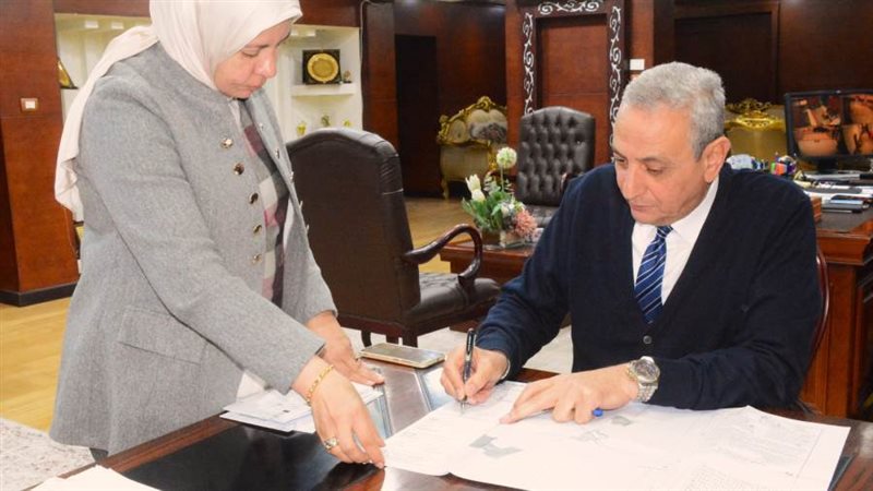 محافظ الغربية خلال