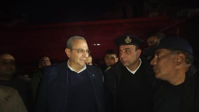  بالصور.. محافظ الغربية يتابع جهود السيطرة على حريق بمخزن أجهزة كهربائية بالمحلة