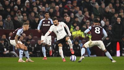 صلاح يُبدع وينجو بالريدز من فخ الفيلانز.. تعادل درامي يُشعل صراع القمة