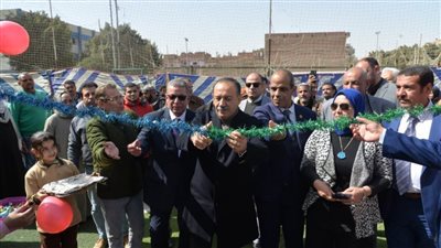 محافظ أسيوط يفتتح معرض منتجات مشغل البنات بقرية ريفا لتسويق منتجاتهن