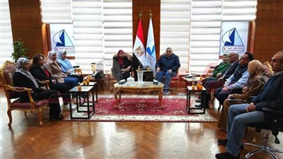 رئيس جامعة كفر الشيخ يكرم وفد الجهاز المركزي للتنظيم والإدارة