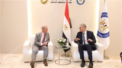 وزير البترول يستقبل وفدًا من شركة هاليبرتون العالمية