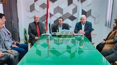 وكيل تعليم كفر الشيخ يجري مقابلات مع المتقدمين لتسيير الأعمال
