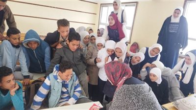 ضمن فعاليات أكبر قافلة بقرية الستمائة بحوش عيسى.. خدمات تثقيفية لـ1680 طفلًا