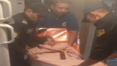 في لفتة إنسانية.. الحماية المدنية بالإسكندرية تستجيب لاستغاثة سيدة مريضة وتنقلها للمستشفى لتلقي العلاج