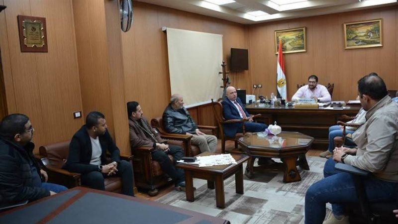 جانب من اجتماع التأمين