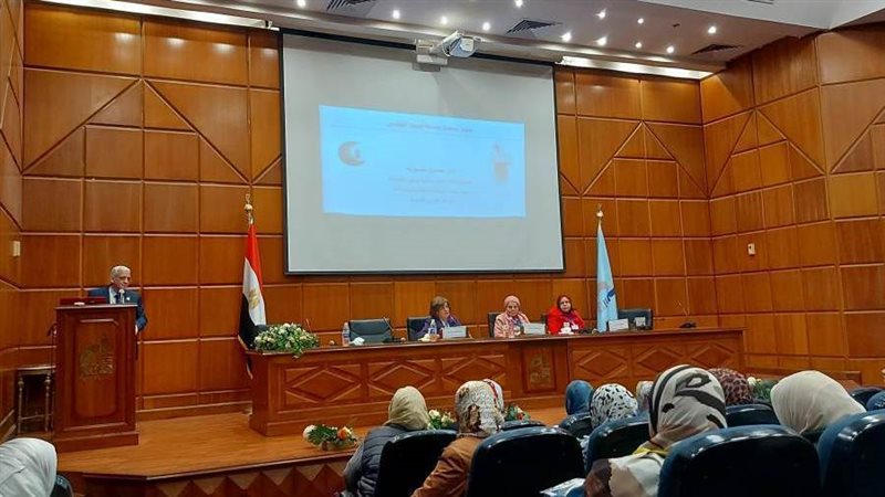 جانب من الندوة