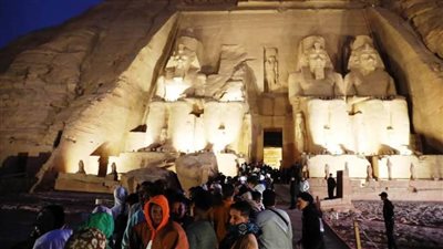 ختام مهرجان أسوان باحتفالات تعامد الشمس على وجه الملك رمسيس بمعبد أبوسمبل 