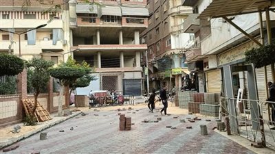  بالصور.. محافظ الغربية يتابع رصف مدخل جامع أبو الفضل وكاتدرائية مارجرجس بالمحلة