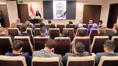 وزيرة التضامن تلتقي طلاباً من جامعة فيينا بالنمسا ونورثمبريا بالمملكة المتحدة والجامعة الألمانية بالقاهرة