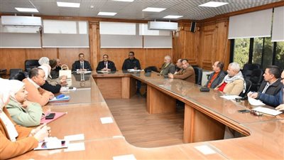 مجلس أمناء جامعة قناة السويس يعقد اجتماعه لمتابعة خطط التطوير الإداري والخدمي