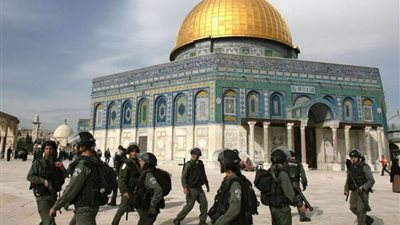 شرطة الاحتلال تبعد الأسرى المفرج عنهم عن المسجد الأقصى قبيل شهر رمضان
