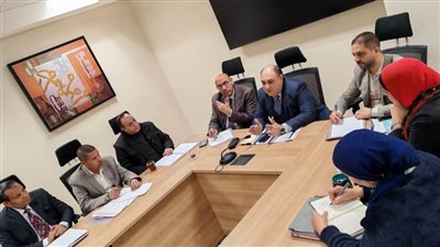 «اللبان» يجتمع بقيادات «قصور الثقافة» لمناقشة معوقات العمل وخطط التطوير